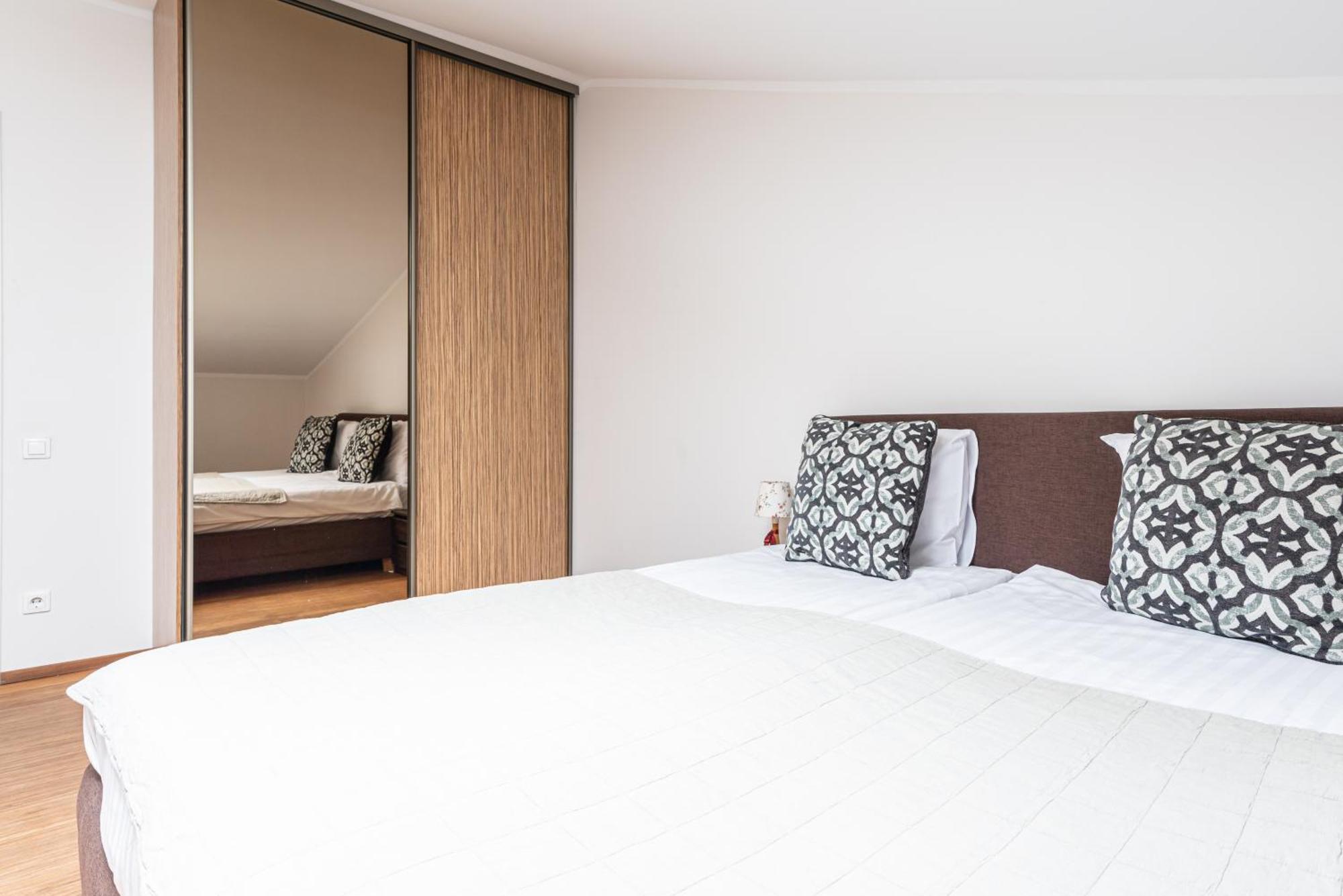 Yoga Residence Apartments Talin Exterior foto